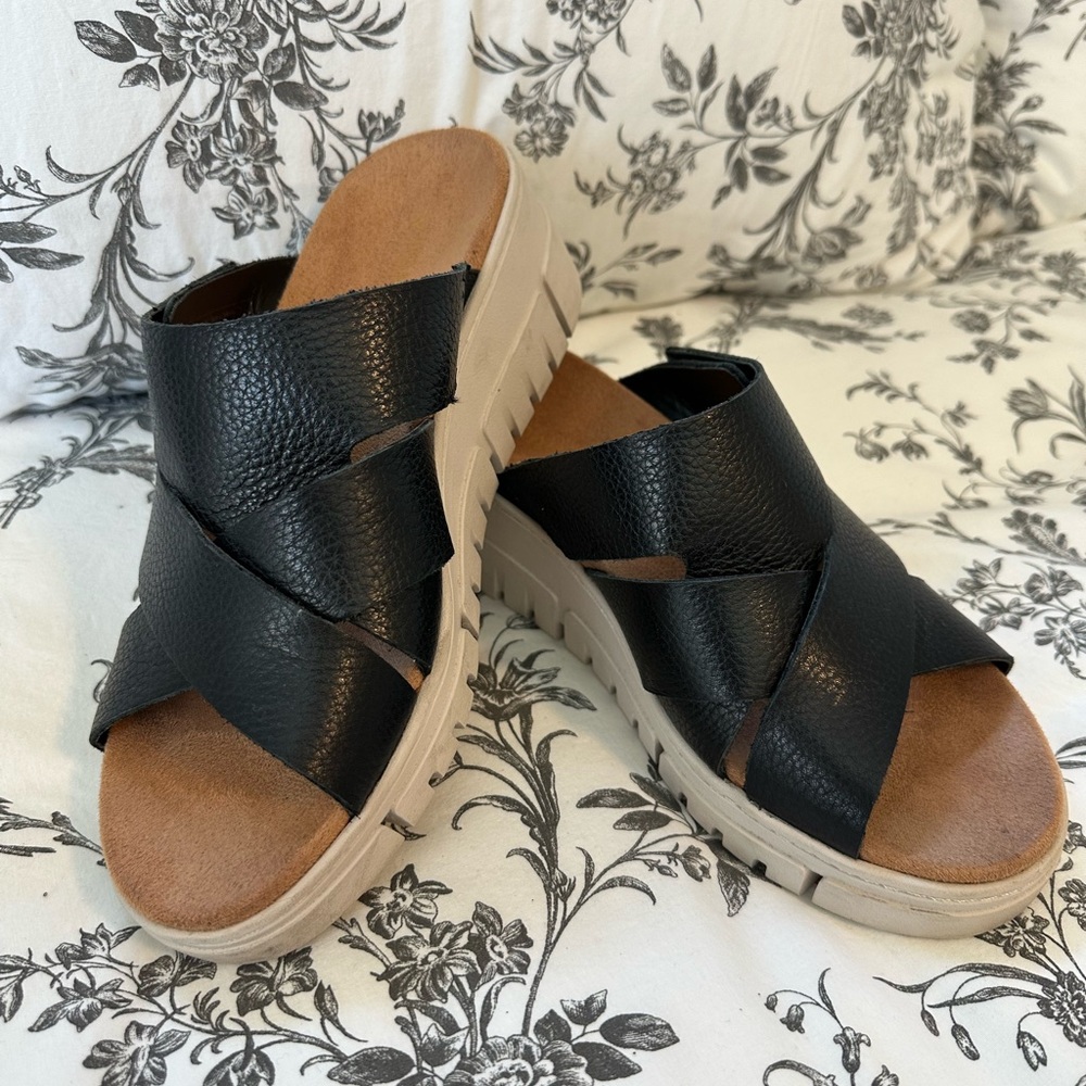 Vionic Black Leather Platform Slide Sandals Lug Sole Comfort Size 6.5